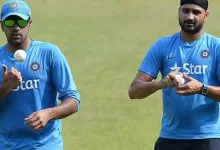 With Ashwin in the 15th spot, Kuldeep isn't....': Shastri and Harbhajan's intriguing IND World Cup XI idea on Jadeja's partner.